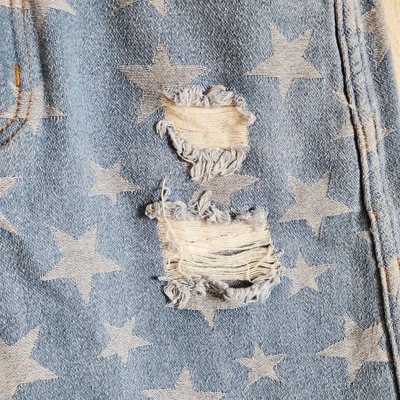 Women's Denim Skirt - Picture 2 of 4